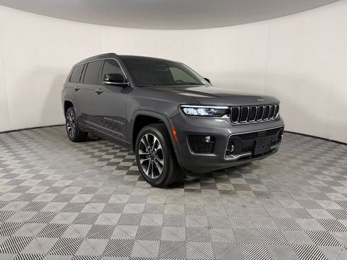 Used 2022 Jeep Grand Cherokee Summit AWD/4WD image 34