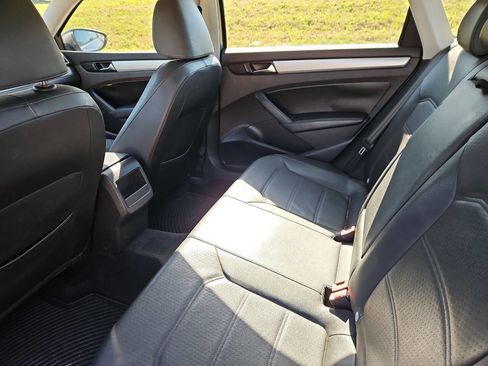 Used 2012 Volkswagen Passat 2.5 SE image 10