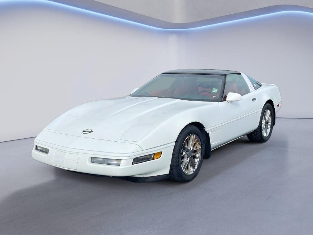 Used 1996 Chevrolet Corvette Coupe RWD image 2