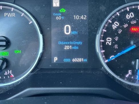 Certified 2022 Toyota RAV4 LE image 29