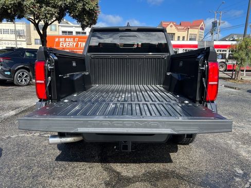Certified 2025 Toyota Tacoma SR5 w/ SR5 Upgrade Package image 41