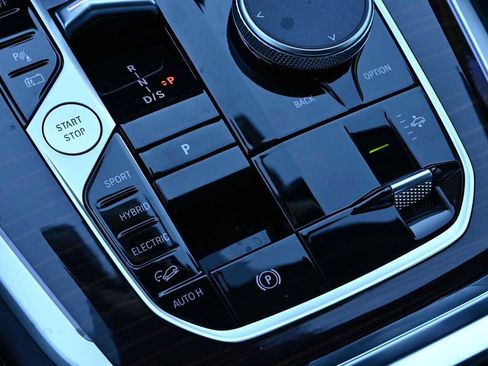 New 2026 BMW X5 xDrive50e w/ Premium Package image 16