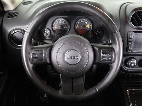 Used 2014 Jeep Patriot Latitude AWD/4WD image 32