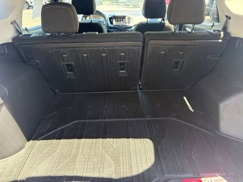Used 2024 GMC Terrain SLE w/ LPO, Floor Liner Package FWD image 8