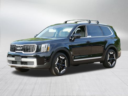 Certified 2024 Kia Telluride EX w/ EX Captain's Chair Package AWD/4WD image 3