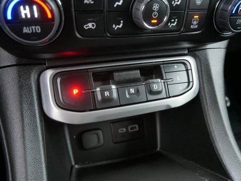 Certified 2023 GMC Acadia SLE w/ Driver Convenience Package image 25