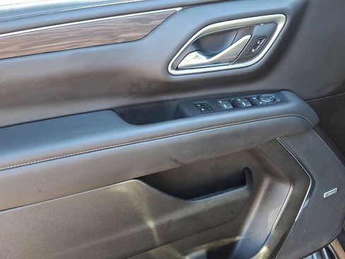 Used 2022 Chevrolet Tahoe LT w/ LT Signature Package image 12