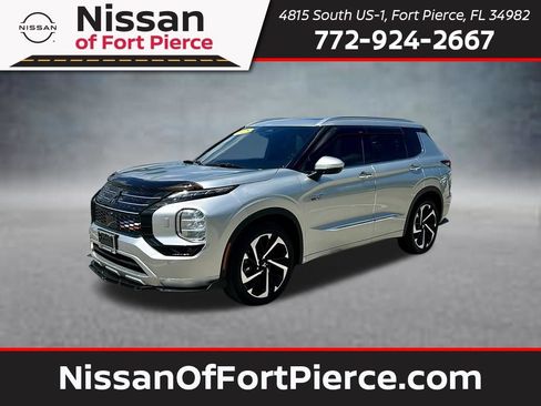 Used 2025 Mitsubishi Outlander 4WD Plug-In Hybrid image 1