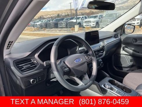 Used 2025 Ford Escape Active AWD/4WD image 12
