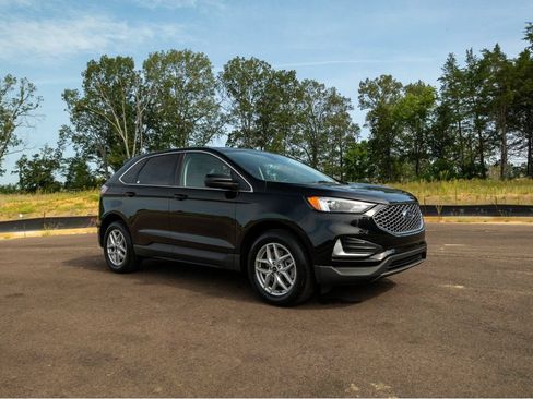 Used 2024 Ford Edge SEL AWD/4WD image 3