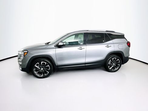 Used 2023 GMC Terrain SLT w/ Tech Package image 4