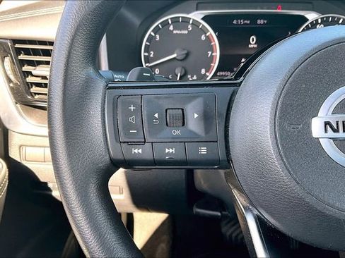 Used 2021 Nissan Rogue SV FWD image 10