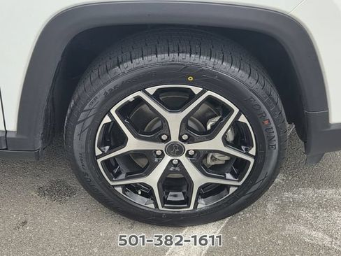 Used 2025 Jeep Compass Limited AWD/4WD image 19