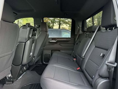 New 2026 GMC Sierra 2500 SLE w/ Preferred Package image 9