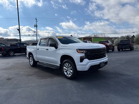 Used 2023 Chevrolet Silverado 1500 Custom image 1