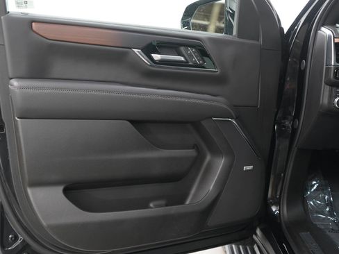 Used 2025 GMC Yukon Denali w/ Sun & Power Step Package AWD/4WD image 19