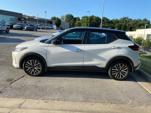Used 2023 Nissan Kicks SV FWD image 4