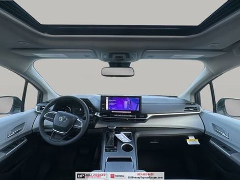 New 2026 Toyota Sienna XLE image 10