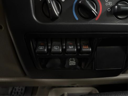 Used 2005 Jeep Wrangler Unlimited Rubicon image 29