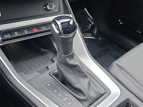 New 2025 Audi Q3 2.0T Premium image 20