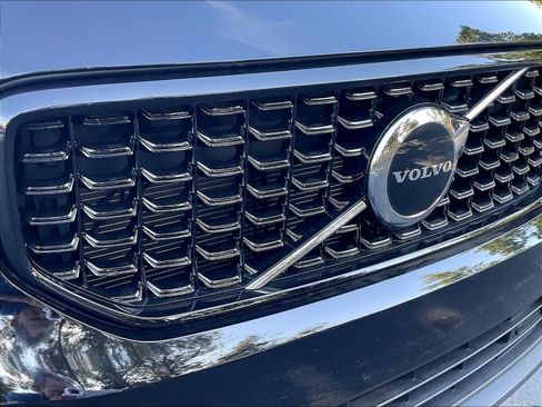 New 2026 Volvo XC40 B5 Core w/ Climate Package AWD/4WD image 32