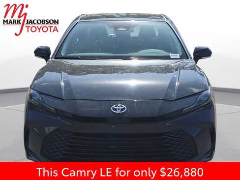 Used 2025 Toyota Camry LE FWD image 3