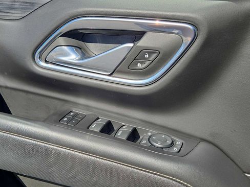 Used 2023 GMC Yukon SLT w/ SLT Premium Package image 25