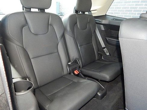 Certified 2025 Volvo XC90 B6 Plus image 19