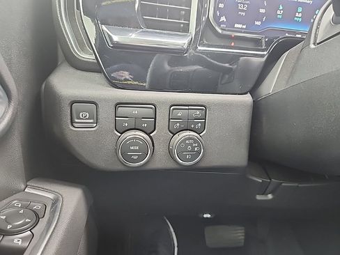 Used 2025 Chevrolet Silverado 2500 LT w/ Trail Boss Package AWD/4WD image 25