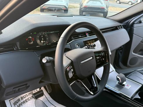 Used 2024 Land Rover Range Rover Evoque Dynamic SE image 28