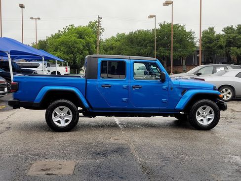 Used 2021 Jeep Gladiator Sport AWD/4WD image 6