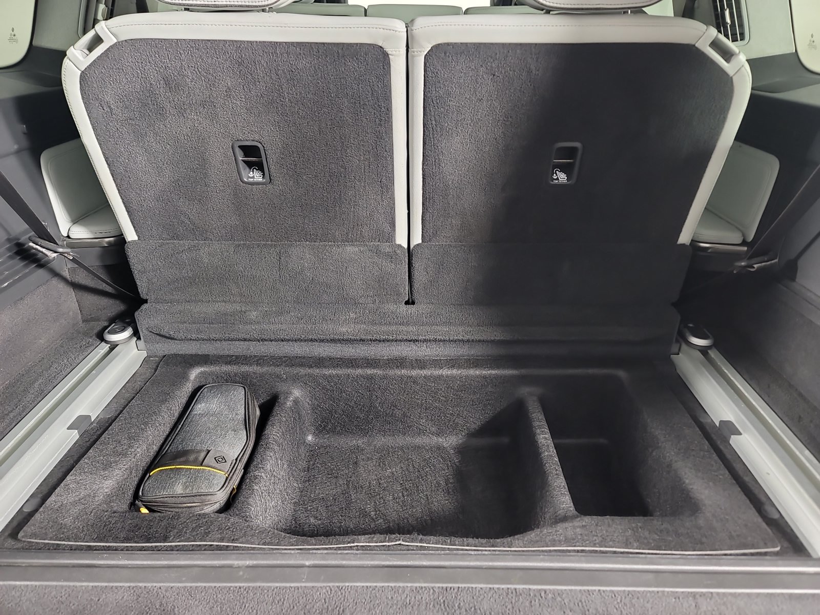 Used 2023 Rivian R1S Launch Edition Quad AWD/4WD image 26