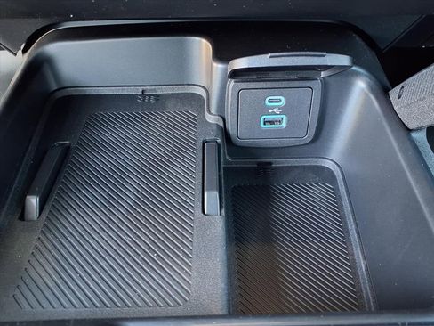 New 2025 Ford Bronco Badlands image 11