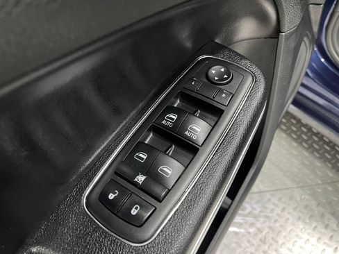 Used 2014 Chrysler 300 C AWD/4WD image 15