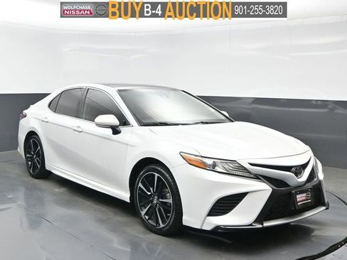 Used 2019 Toyota Camry XSE FWD image 8