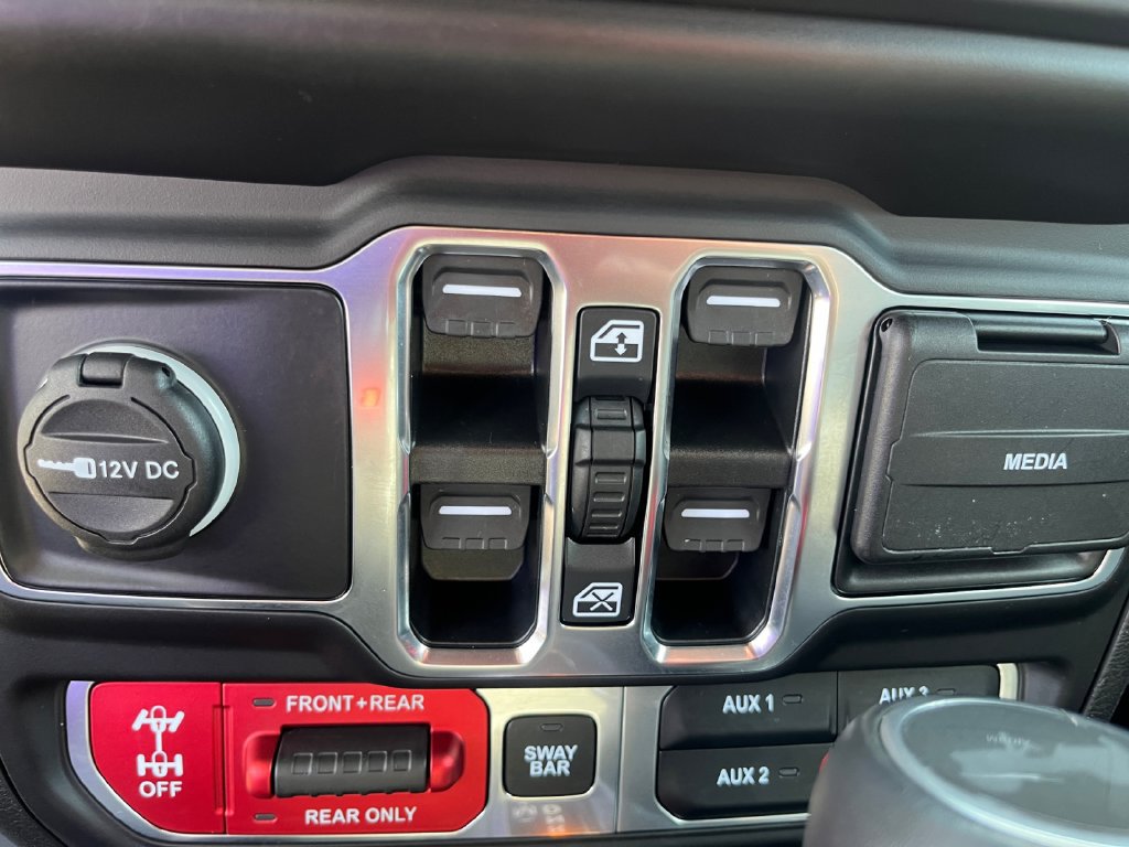 Used 2023 Jeep Wrangler Unlimited Rubicon 4xe AWD/4WD image 25