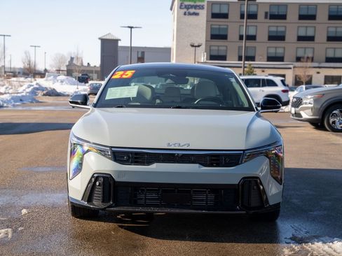 Used 2025 Kia K4 GT-Line Turbo image 2