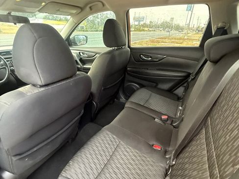 Used 2018 Nissan Rogue SV FWD image 9
