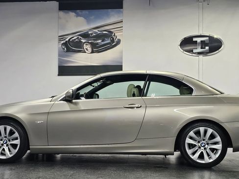 Used 2011 BMW 328i Convertible image 23