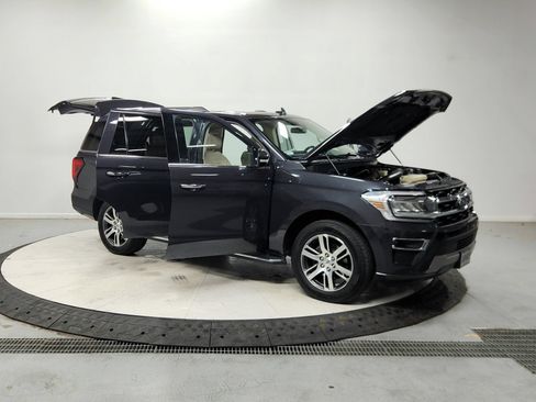 Used 2022 Ford Expedition Limited RWD image 10