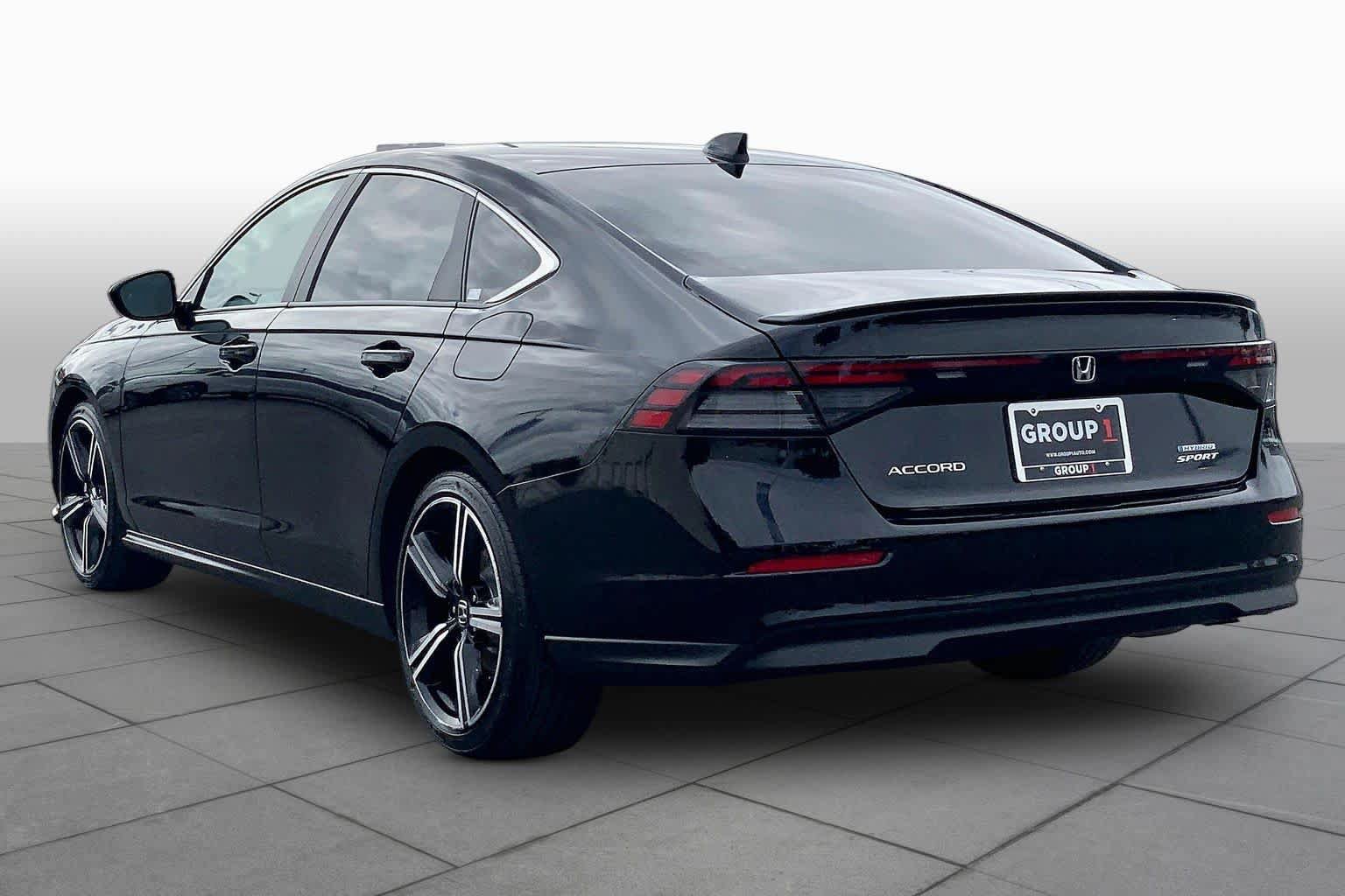 Used 2025 Honda Accord Sport image 11