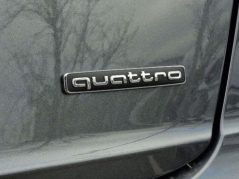 Used 2025 Audi Q8 Prestige w/ Prestige Package image 34