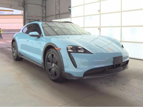 Used 2022 Porsche Taycan 4 Cross Turismo image 3