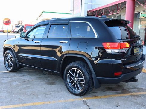 Used 2017 Jeep Grand Cherokee Limited image 6