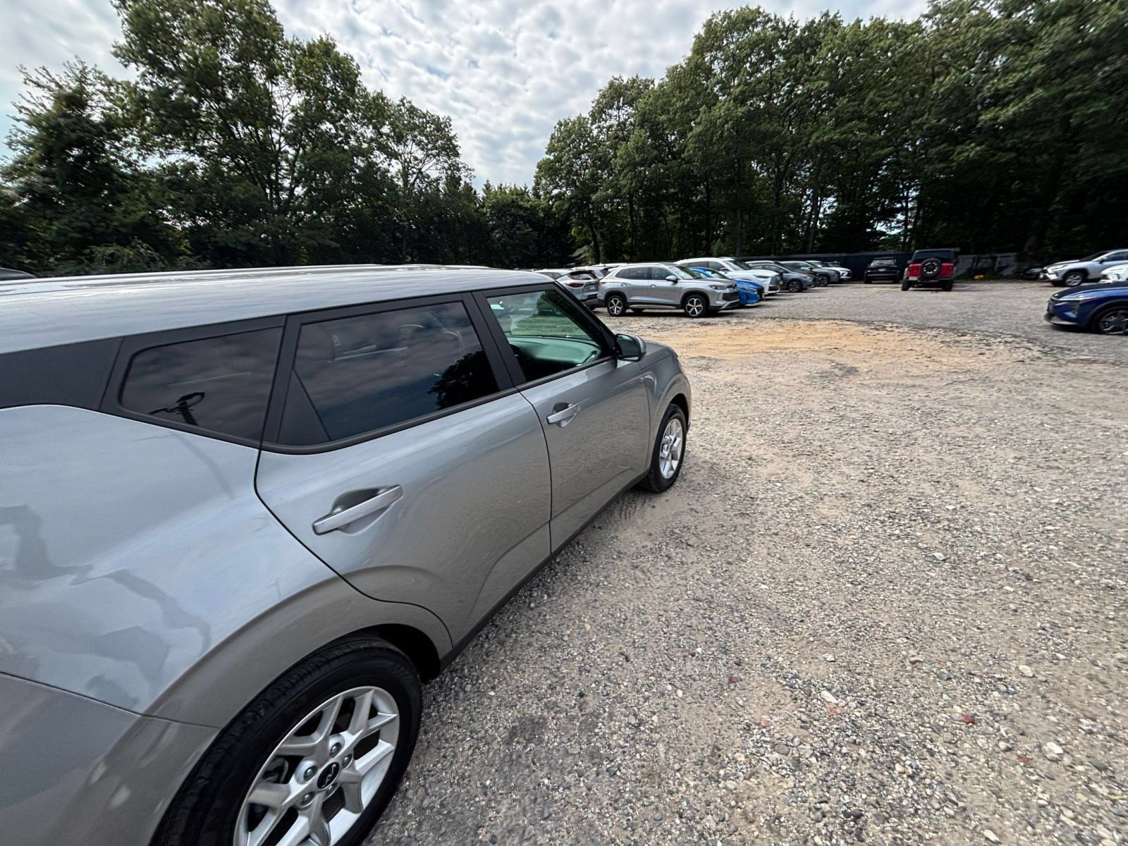 Used 2025 Kia Soul LX w/ LX Technology Package FWD image 12