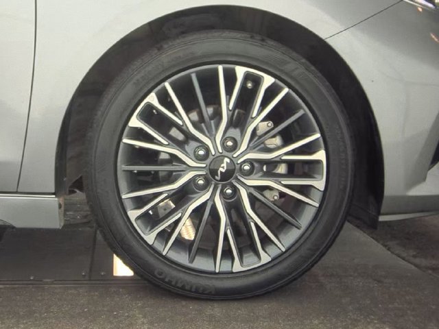 Certified 2024 Kia Forte GT-Line FWD image 11