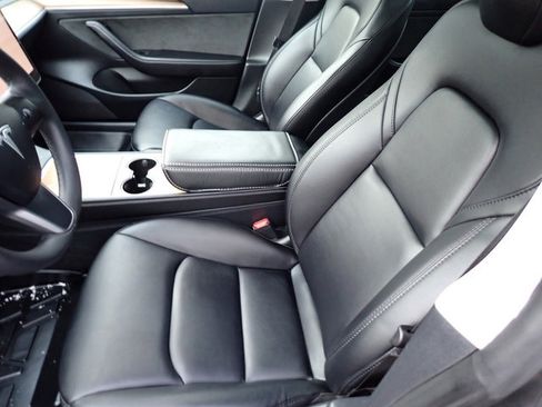 Used 2023 Tesla Model 3 Standard Range image 16