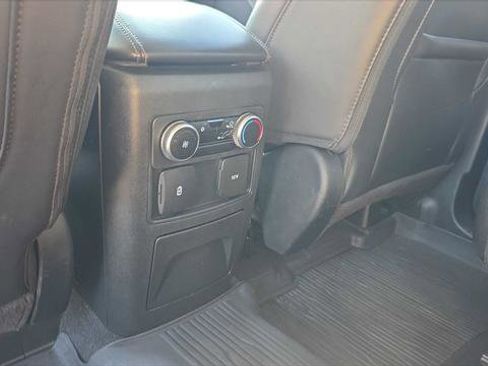 Used 2022 Ford Explorer XLT w/ Equipment Group 202A image 12