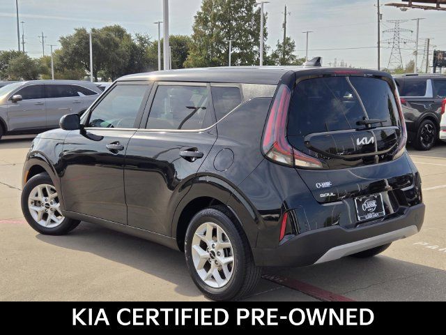 Certified 2023 Kia Soul LX w/ LX Technology Package FWD image 4