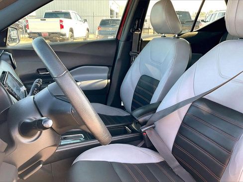 Used 2021 Nissan Kicks SR w/ SR Premium Package image 18